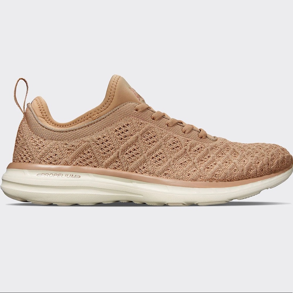 Great condition - APL (Athletic Propulsion Labs) Rose Gold Techloom Phantom - 8